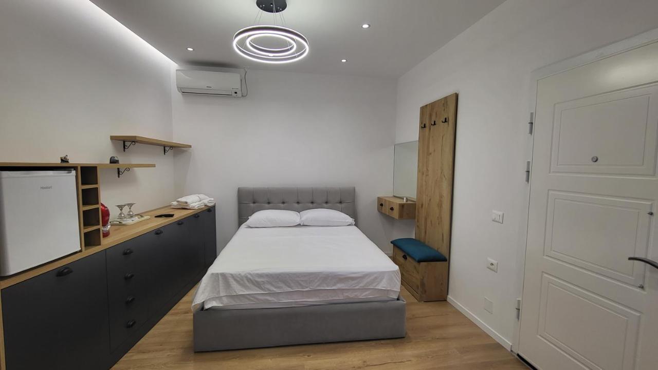 Karanxha'S Room Tiran Dış mekan fotoğraf